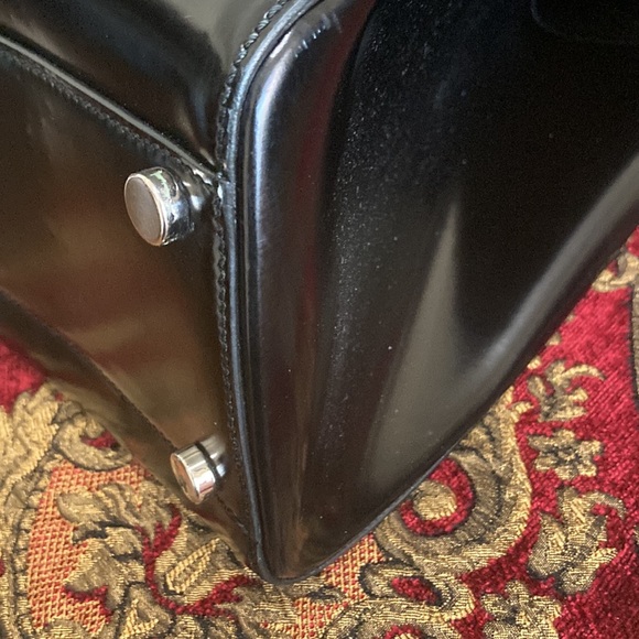 Black Gucci bag in very good condition. Absolutely gorgeous. - Picture 10 of 16